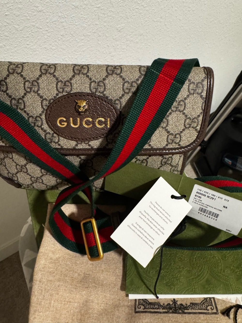 Gucci Beige GG Supreme Canvas Messenger with Green-Red Web Strap